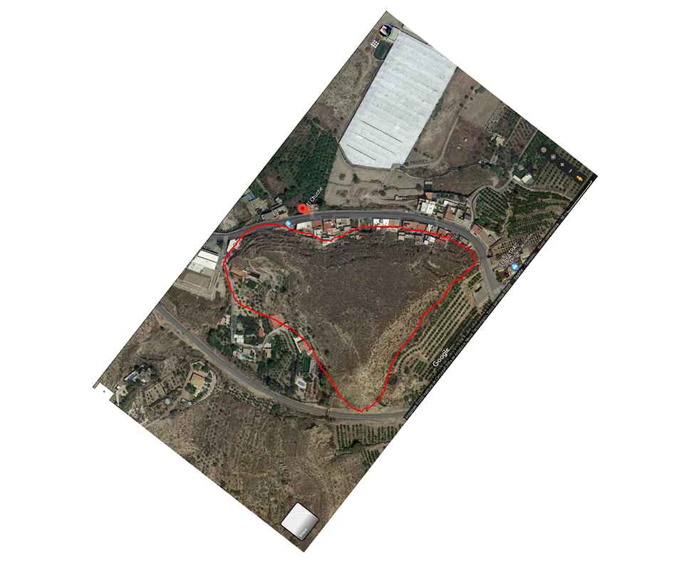 Figura 1. Foto satelital actual del Cerro del Paredón, junto a la barriada de El Chuche, donde se aprecia su forma acorazonada. Fuente: Google Maps Foto satelital del Cerro del Paredón, junto a la barriada de El Chuche, donde se aprecia su forma acorazonada
