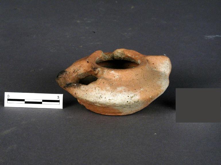Lucerna del periodo romano tardío (409-549). Cerro del Paredón. Museo de Almería Lucerna del periodo romano tardío (409-549). Cerro del Paredón. Museo de Almería