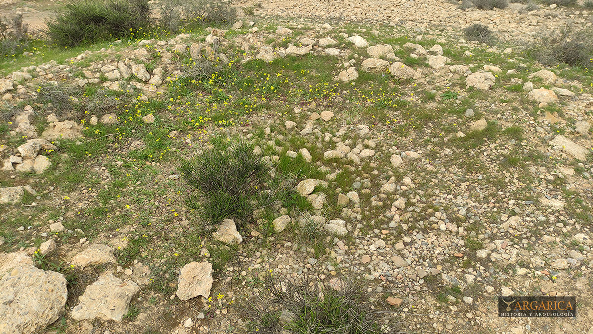 Una de las sepulturas halladas de tipo tholos. Originalmente sería circular y con falsa cúpula