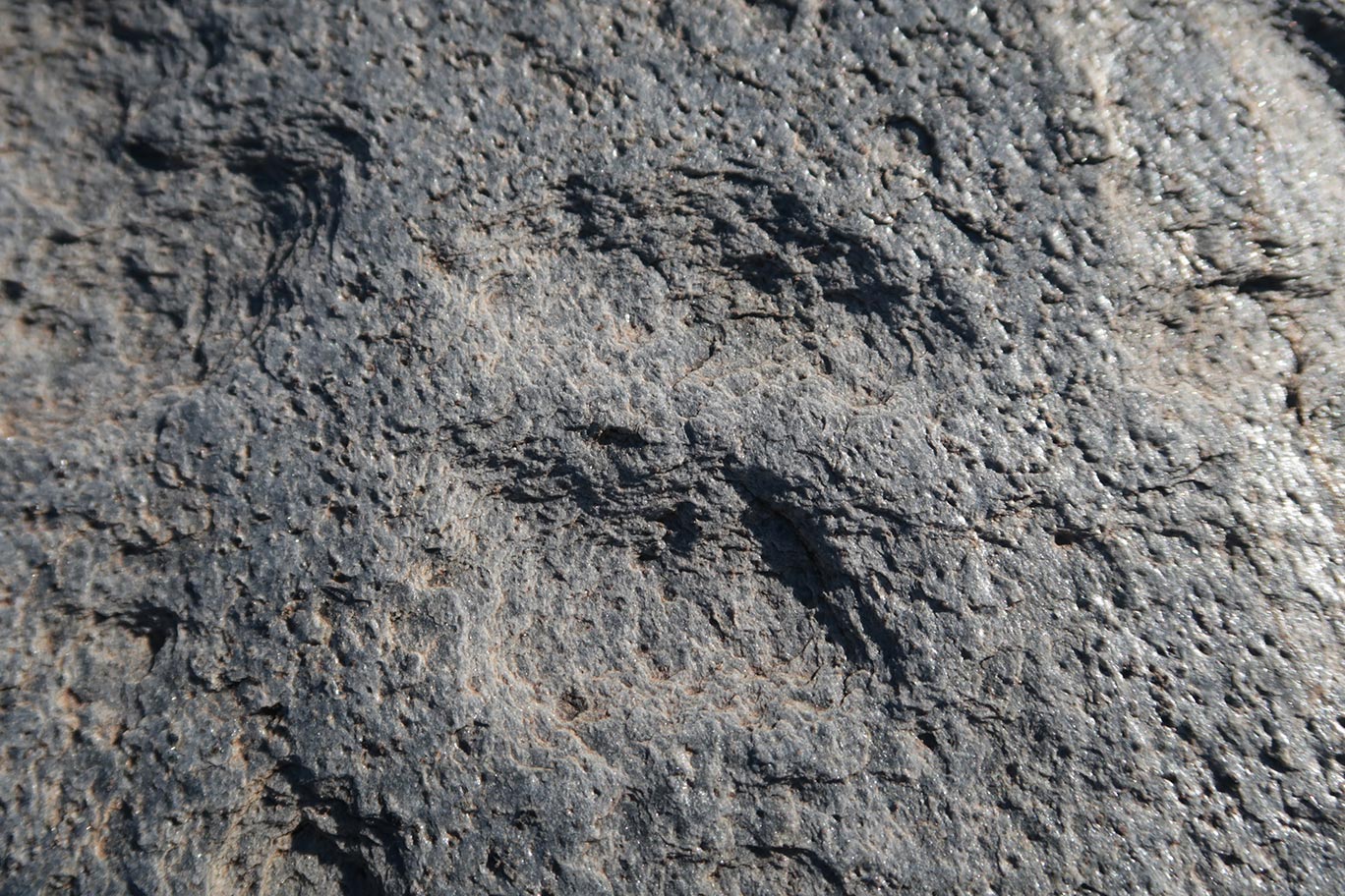 Piedra de Las Pezuñas, necrópolis de Los Milanes, Abla